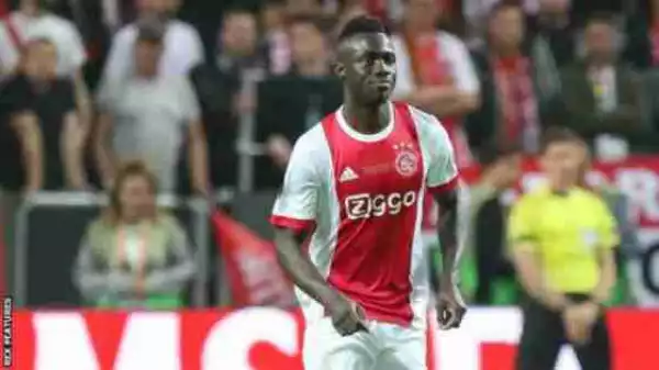 Tottenham Sign Ajax Defender ‘Davinson Sanchez’ On A Six-year Deal